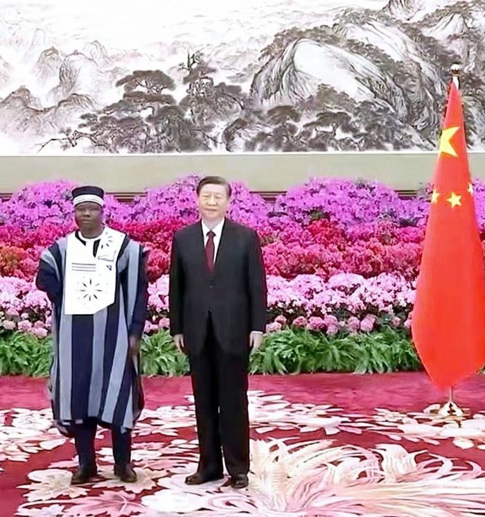 Coopération : L’ambassadeur du Burkina Faso en République Populaire de Chine remet ses lettres de créances au président XI Jinping | Quotidien Sidwaya