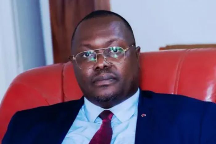 Centrafrique: le célèbre griot Kossimatchi  menace de détruire complètement le ministre Roméo Gribinghi