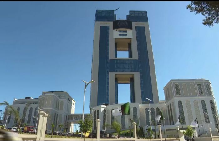 Le président Tebboune inaugure le nouveau siège du ministère de l’Habitat, de l’Urbanisme et de la Ville