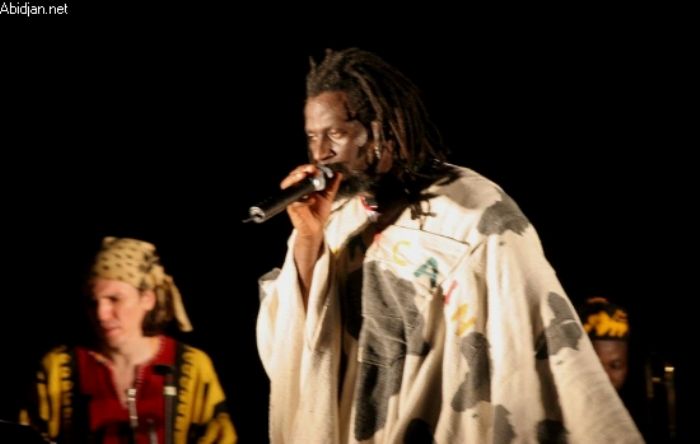 Odienné/ Scolarisation - Tiken Jah offre une école à Toloni