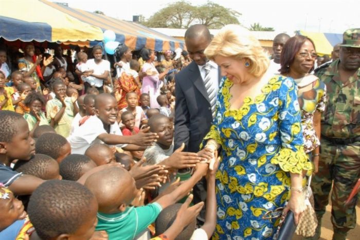 Caravane de vaccination contre la fièvre typhoïde/Mme Dominique Ouattara (Children of Africa) :