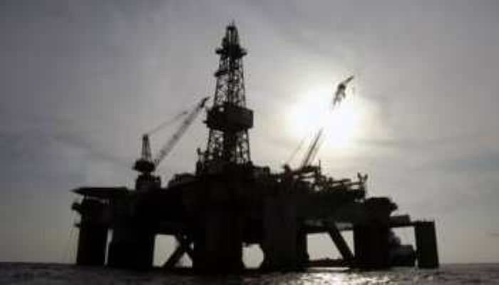 Les revenus du pétrole pourraient chuter de moitié en 2009