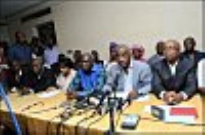 
			
				
					Gabon: un collectif de candidats réclame un recompte des voix