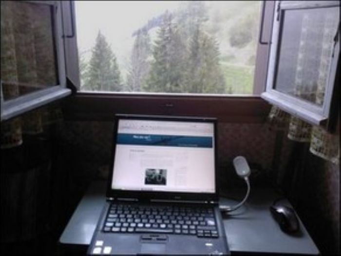 
				  
				 Des ordinateurs connectés à Internet au profit des directeurs des établissements scolaires