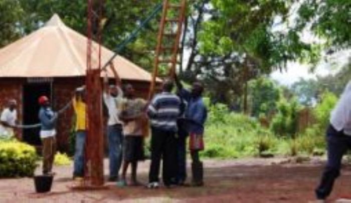 CAMEROUN : Première Urgence améliore l’accès à l’eau potable pour les populations réfugiées centrafricaines et hôtes.