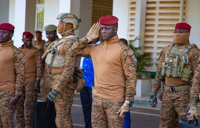 Montée des couleurs à la Présidence du Faso : « Le Sahel ne restera pas pauvre », rassure le chef de l'État Ibrahim Traoré - leFaso.net
