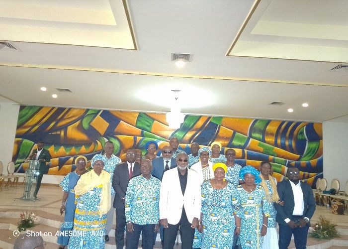 Abidjan (Abidjan)-Journées médicales du 3ième âge-Docteur Koné Brahima explique l'ostéoporose aux membres de l’ARECO - LePays 225