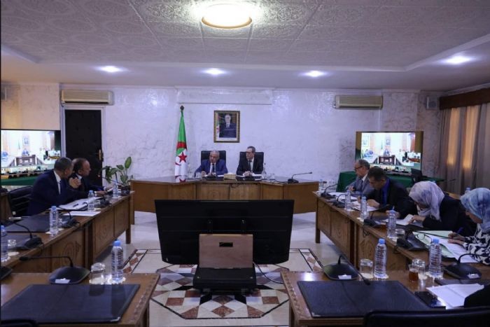 Réunion de coordination entre les ministères de l’Intérieur et de l’Habitat pour établir les listes du programme des logements | Le jour d'Algérie