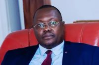 Centrafrique: le célèbre griot Kossimatchi  menace de détruire complètement le ministre Roméo Gribinghi