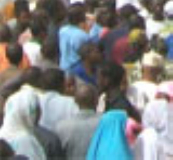 
		
		Des blessés lors de violences entre forces de l'ordre et ex-députés