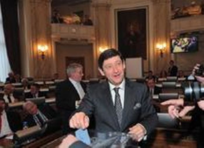 
				 France: la démocratie inutile
			 