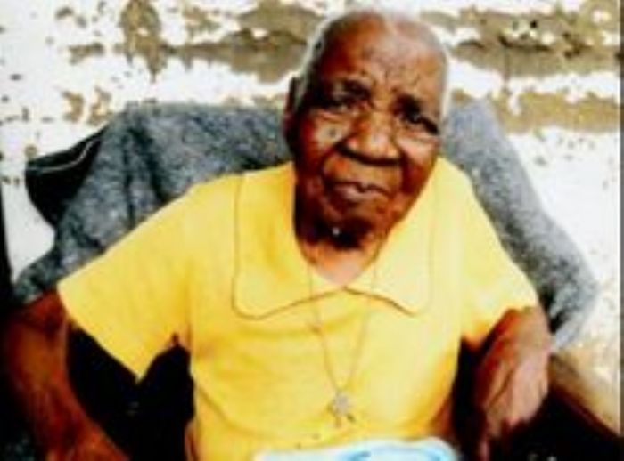 
				 Société : Monique Yengo, la plus âgée des Congolais?
			 