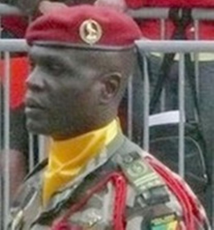 
		
		Sassou fait don de huit nouveaux généraux au pays	
	