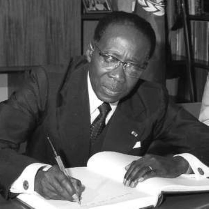
				  
				 Découverte : Un document inédit écrit par Senghor, prisonnier de guerre
			 