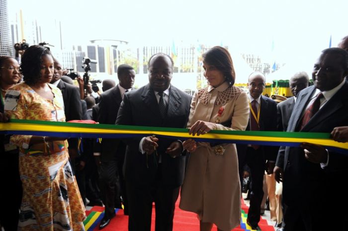 
				
			Economie / Le Siège de la COBAC inauguré à Libreville
			
		










