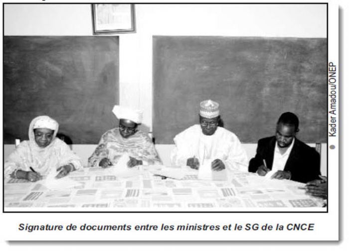 
					Signature de protocole d'accord entre les ministres en charge de l'éducation et la Coordination nationale de contractuels de l'éducation (CNCE) : la CNCE demande à l'ensemble de ses militants de reprendre le chemin de l'école			