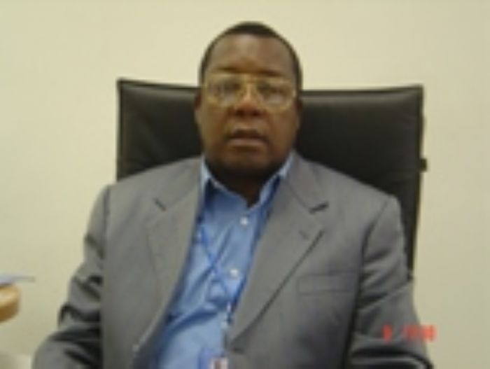 Bob Tumba parle du developpement du Congo dans UNE OEUVRE LITTERAIRE.