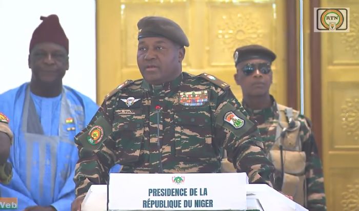 Niger : Remise officielle du rapport des Assises nationales au général Abdourahamane Tiani - Studio Kalangou - Au rythme du Niger