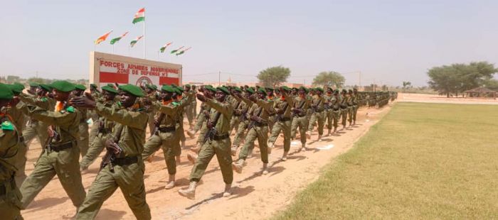 Défense Nationale : Les nouvelles recrues formées au Centre d’Instruction des Forces Armées Nigériennes d’Aroungouza – Zinder présentées au drapeau – Le Sahel