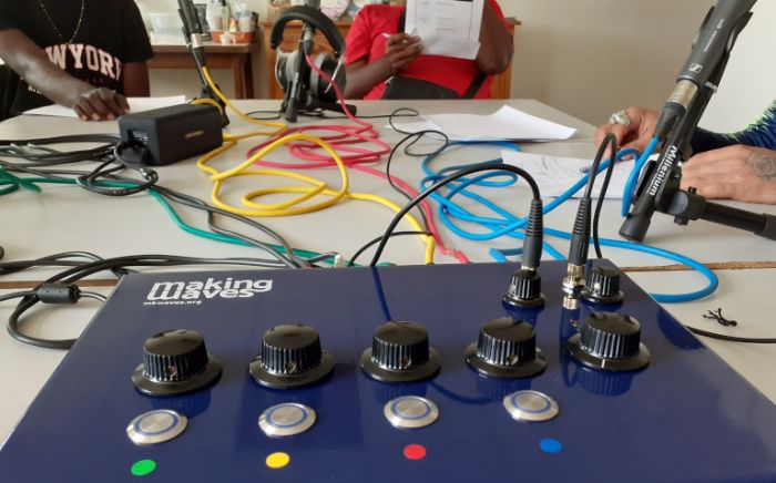Guyane : quand la radio devient un levier contre l’illettrisme