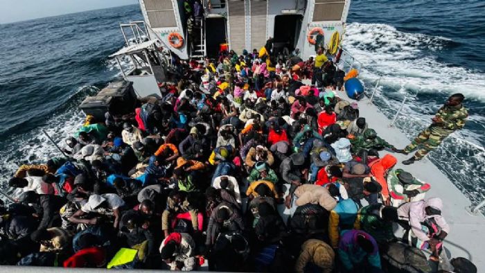 Saint-Louis : la marine intercepte deux embarcations transportant au total 409 migrants