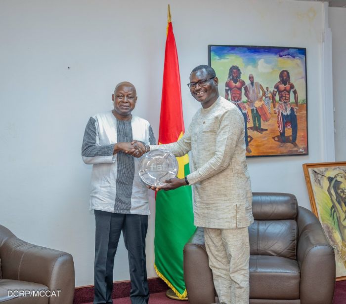 Prix de la Fédération internationale des archives du film : Ardiouma Soma, premier africain lauréat présente sa distinction au ministre de la Culture