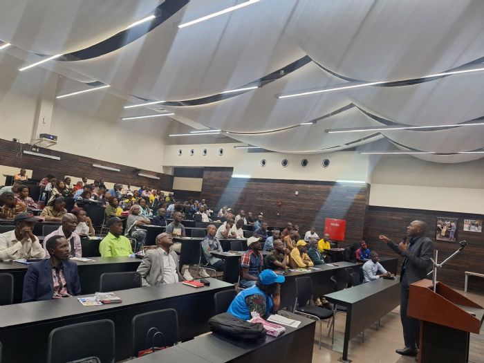 Sensibilisation contre les violences numériques faites aux femmes et aux filles à Kinshasa