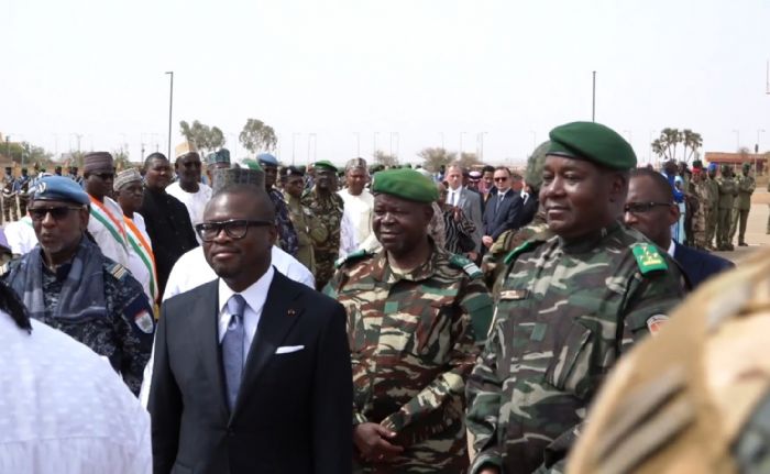 Le président du Bénin reçu à Niamey par le général Tiani