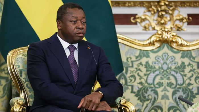 Togo: Faure Gnassingbé. Fausse Constitution. Fausse 5e République. Selon la CEDEAO!