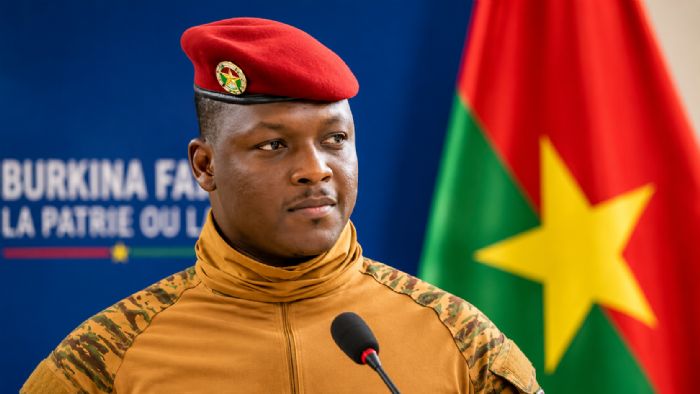 Coup de tonnerre : le Burkina Faso rompt ses relations diplomatiques avec la France