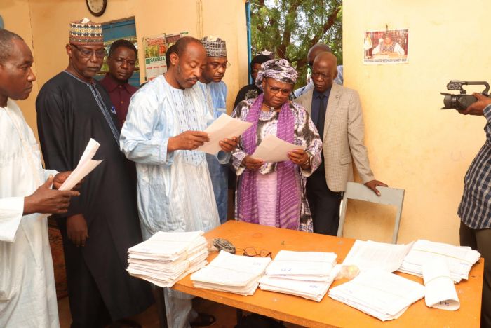 Niamey : La Ministre de l’Education Nationale s’enquiert du déroulement des opérations de correction des épreuves du BEPC