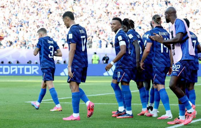 Mondial 2026 : la France bat difficilement le Paraguay et rejoint le Maroc en quarts de finale