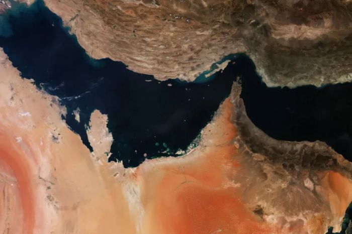 Egypt calls for US-Iran de-escalation, safeguards for navigation as Hormuz conflict widens