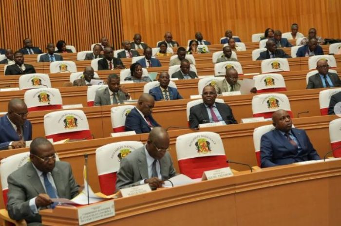 Congo-loi de finances rectificative 2026 : le Parlement adopte à l’unanimité le budget révisé