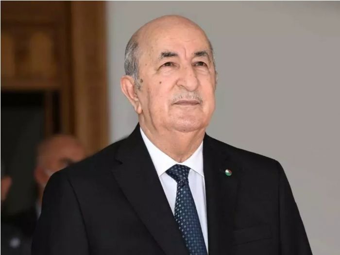 Le président de la République procède à la pose de la première pierre du projet de réalisation d’une salle de grands spectacles à Ouled Fayet