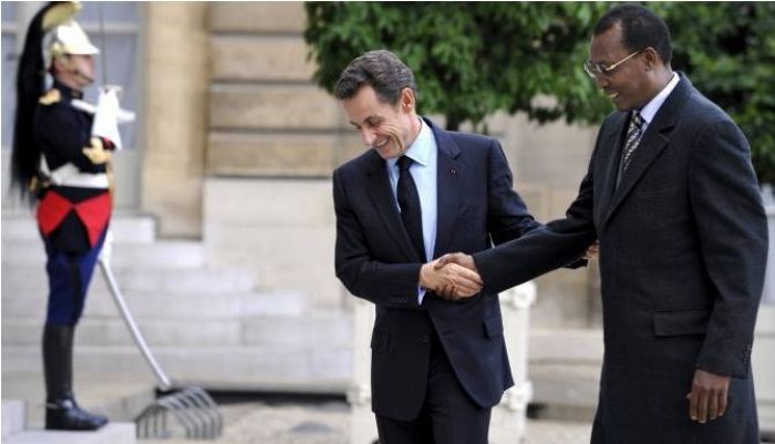 Sarkozy encourage la dictature au Tchad