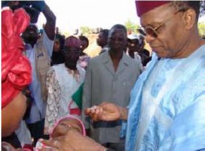 Vaccination contre la poliomyélite combinée à la distribution gratuite de moustiquaires imprégnées au Niger