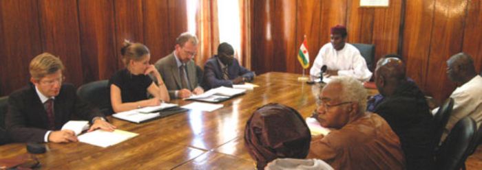 

		
				
			Réunion du comité de pilotage du PEMFAR au Ministère de l'Economie et des Finances: des échanges sur la revue de la gestion des finances publiques et la responsabilité financière