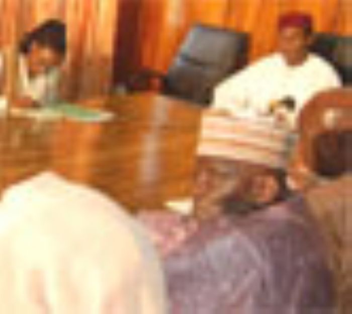 
		
		Le ministre de l'Economie et des Finances rencontre les partenaires à la réalisation du port sec de Dosso